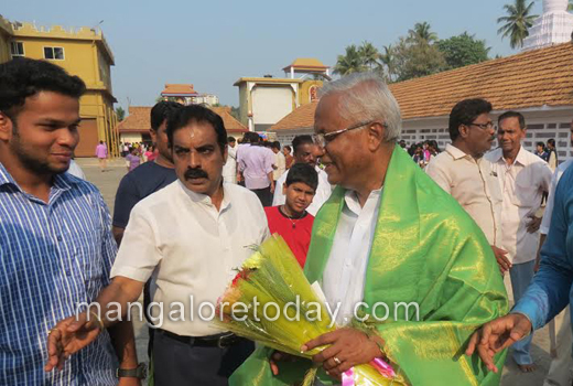 Muzrai Department commences temple cleaning 1